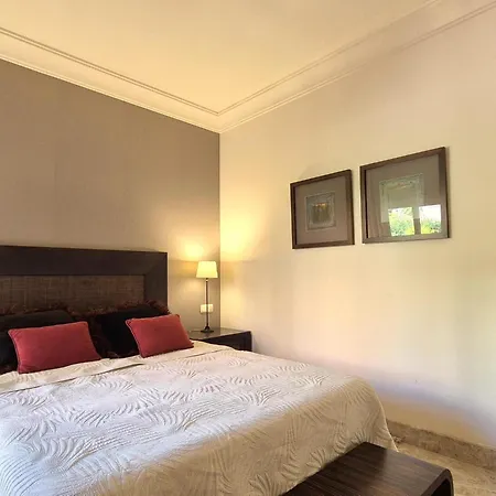 Apartamento En El Alminar De *